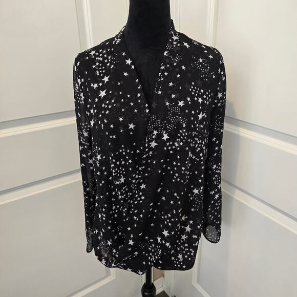 Women's Banana Republic B & W Sheer Star Print Surplice Draped Blouse Size XS - Picture 1 of 7